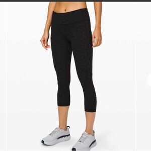 Lululemon Pace Rival Crop *22" - size 4 - incognito camo